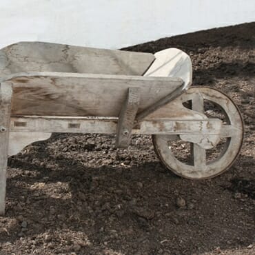 Dirtgreen.com - Everything Around The YardWhat Are The Different Types Of Wheelbarrows