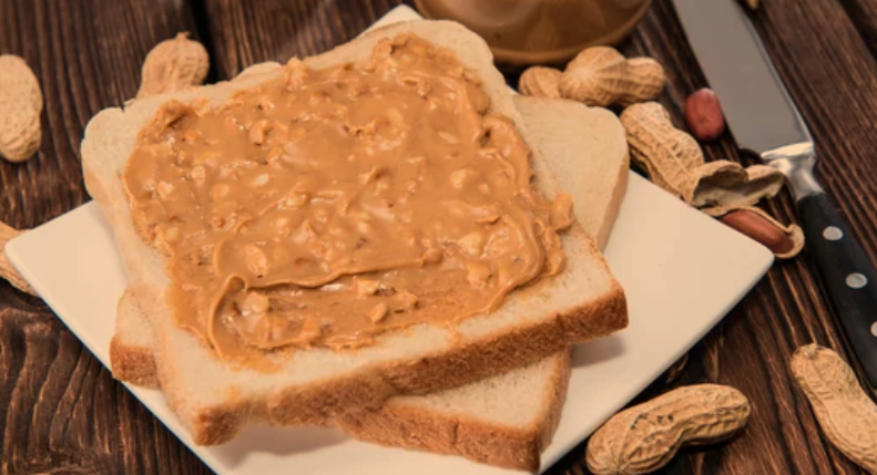 How Many Calories are in a Peanut Butter Sandwich