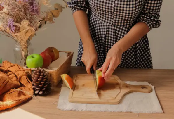 Assembling Your DIY Fruit Basket