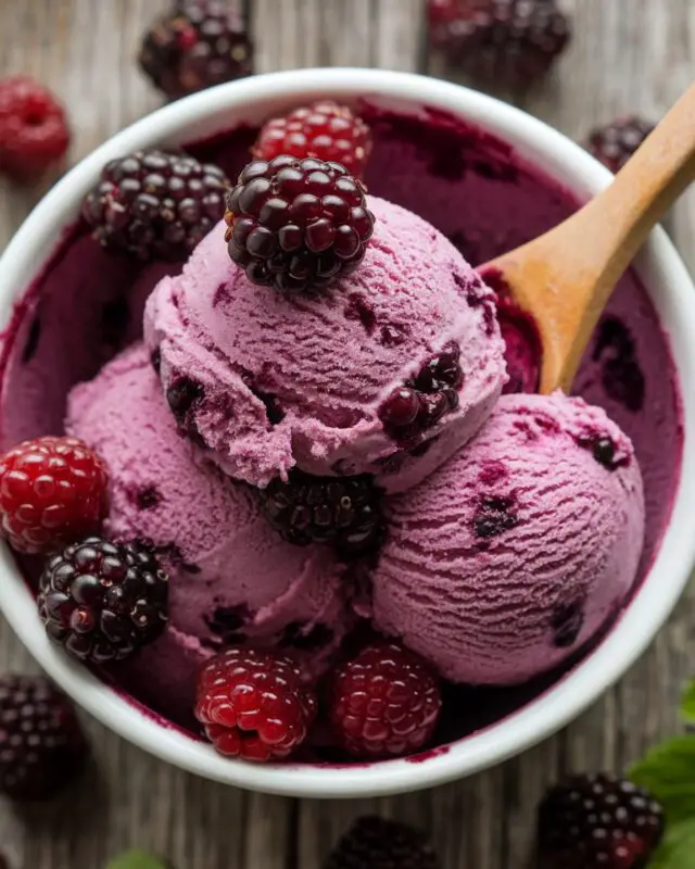 How to Make Fresh Blackberry Ice Cream