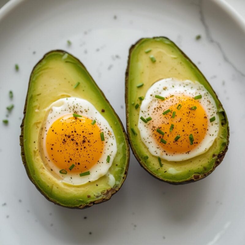 Baked Eggs in Avocado Halves